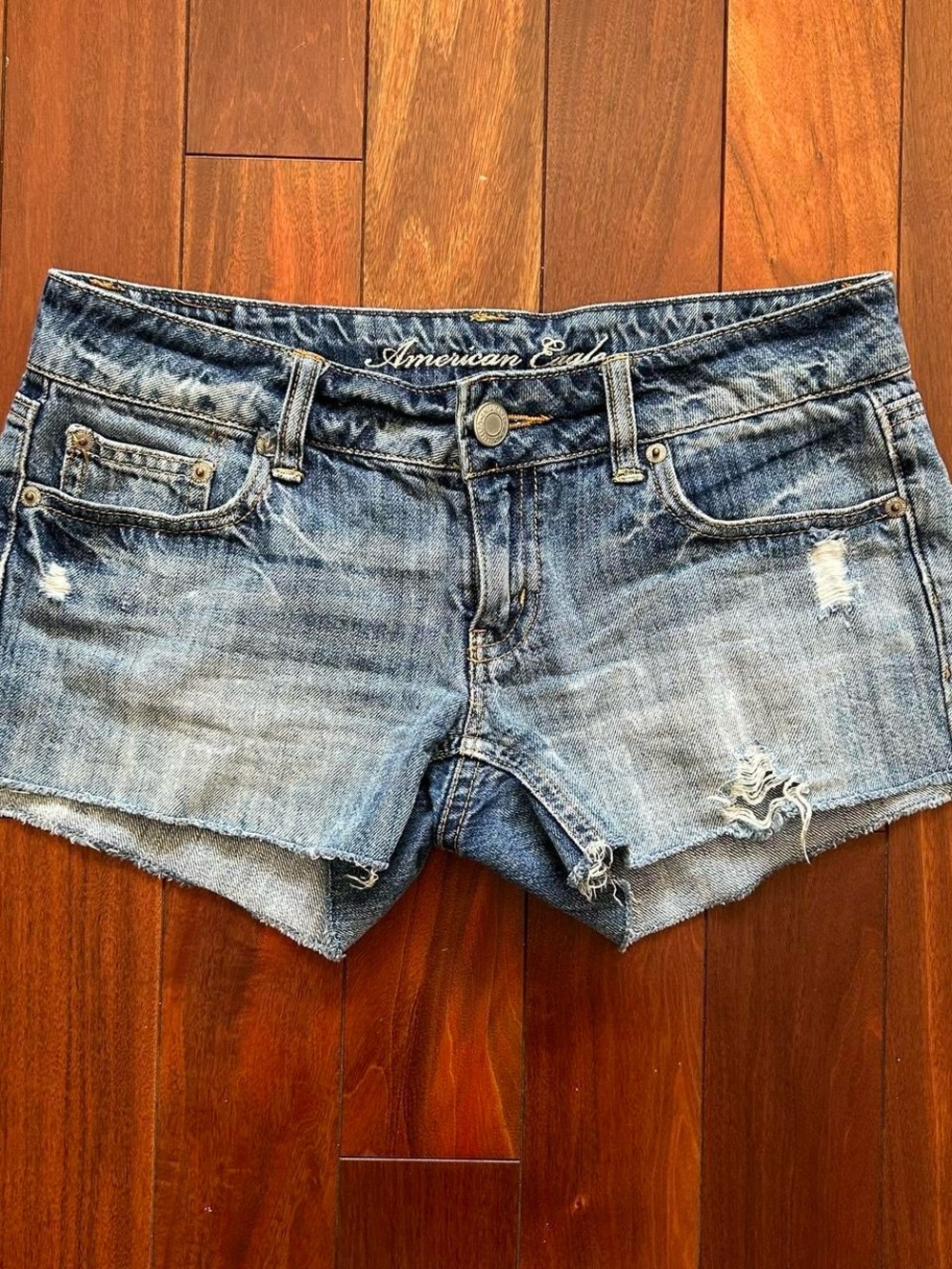 Low Rise American Eagle Light Wash Denim Shorts (Size 2)